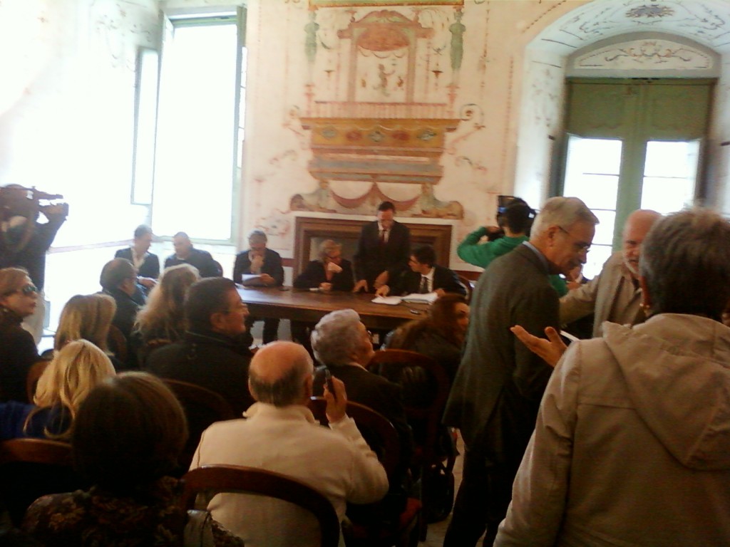 conferenza stampa gentile