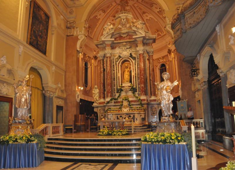 statue basilica