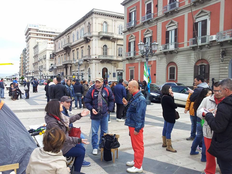 taranto corteo dussmann