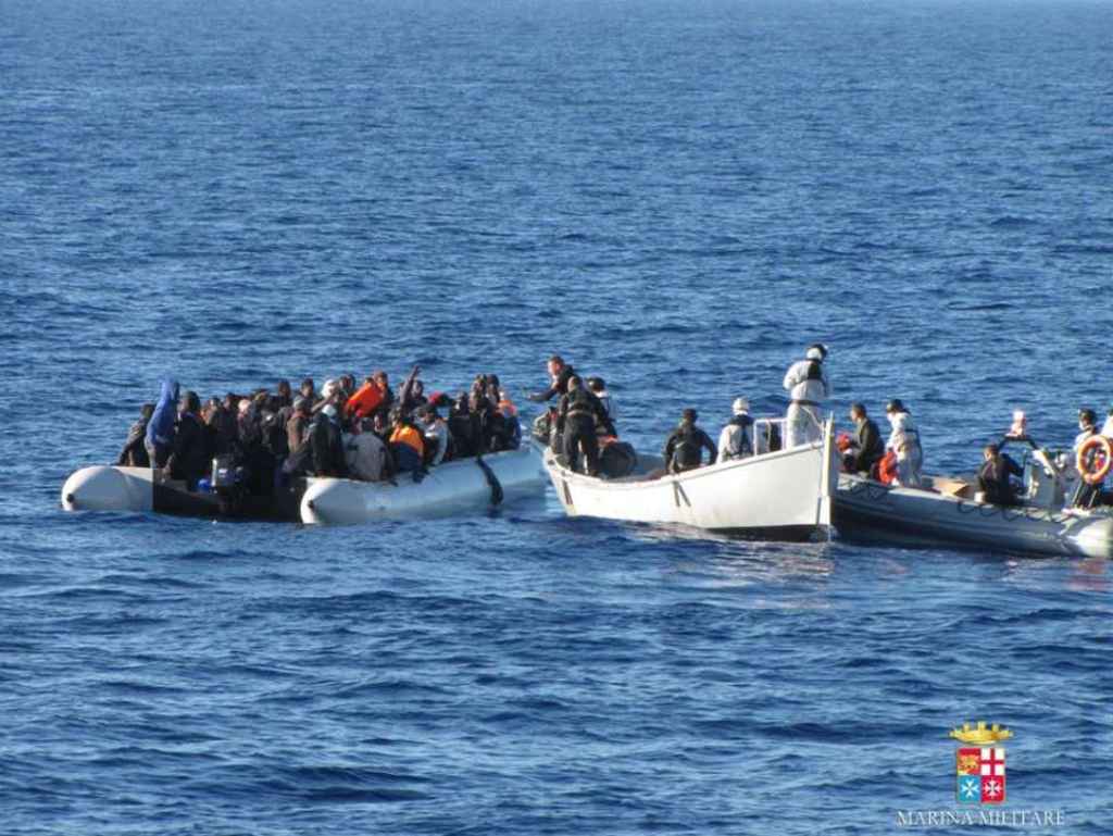 migranti marina militare