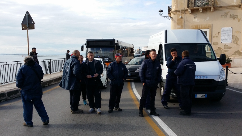 protesta coop taranto