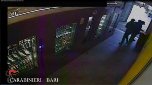 bomba carta a bari