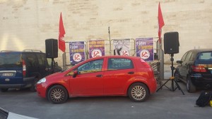 auto sotto palco lecce