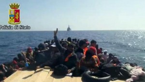 migranti largo libia