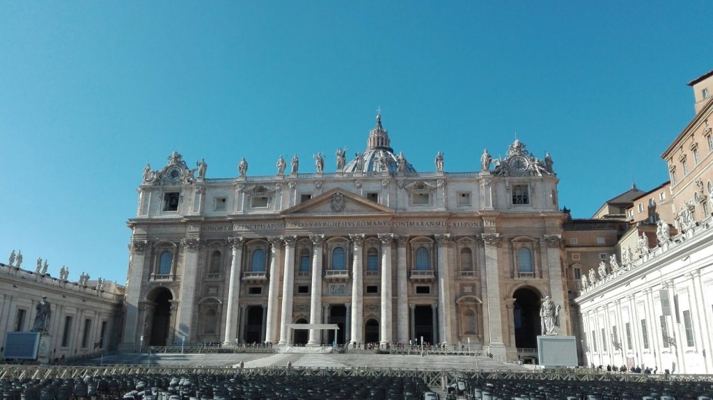 piazza san pietro vuota