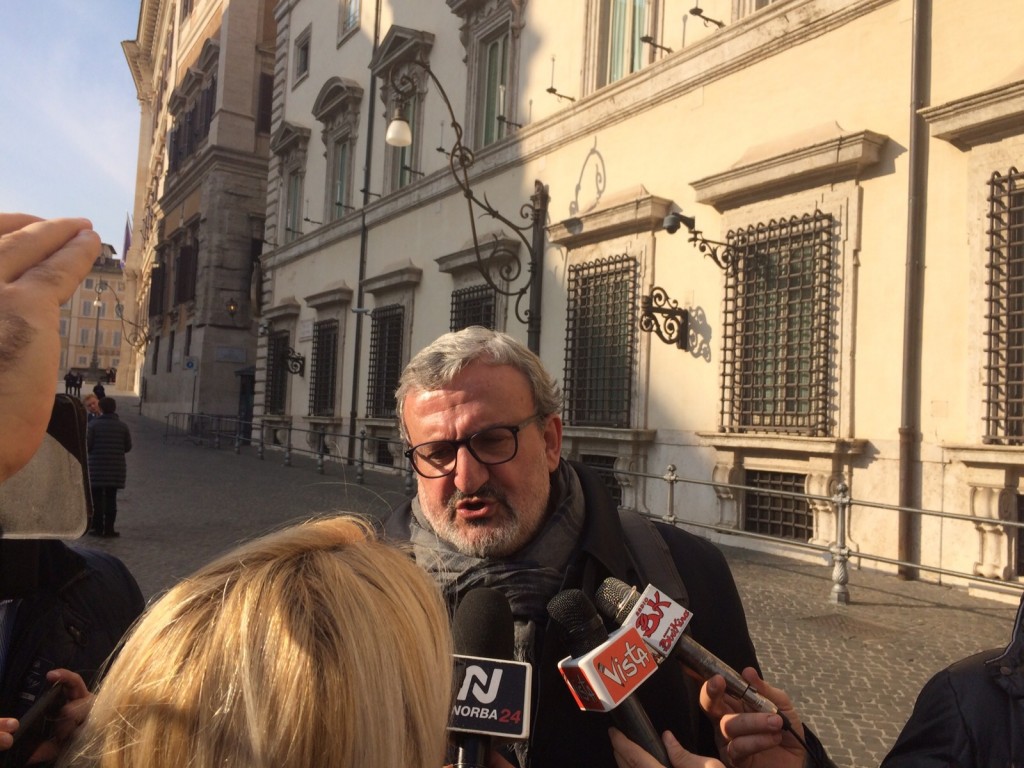 Emiliano uscita Palazzo Chigi nid1