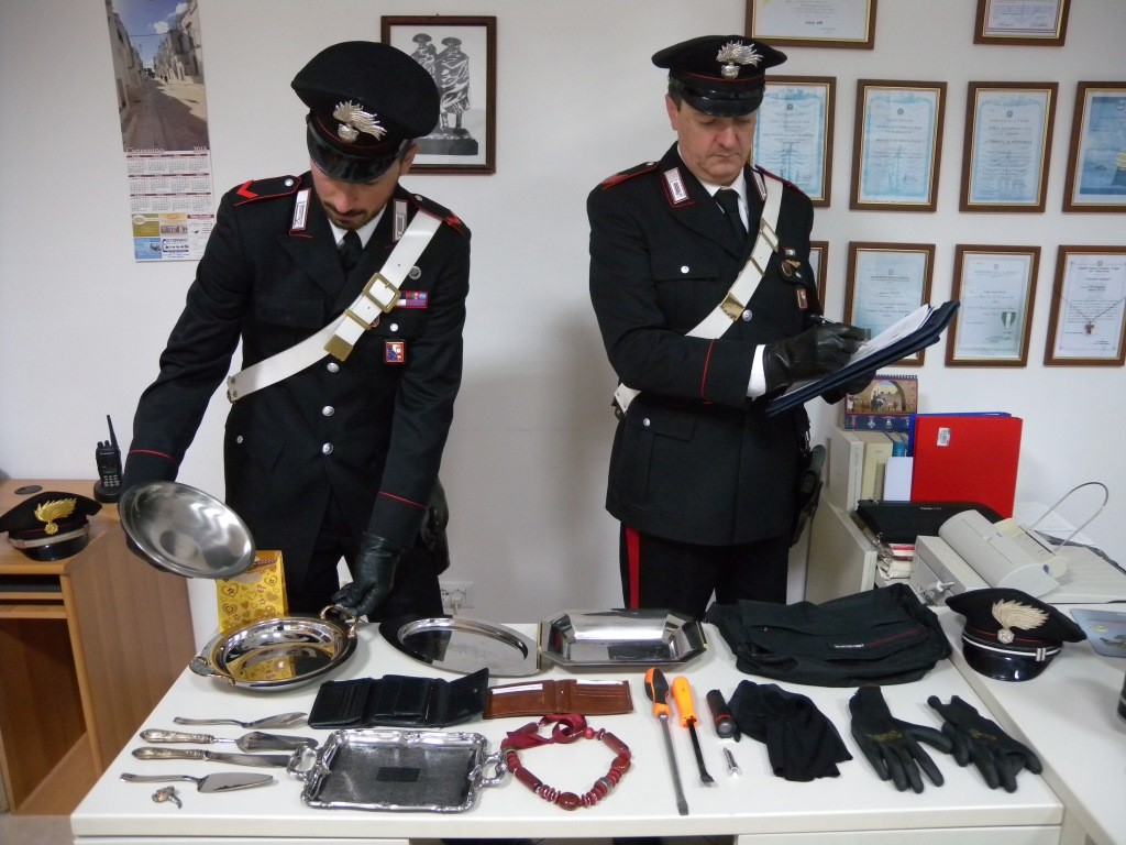 carabinieri cisternino ladri