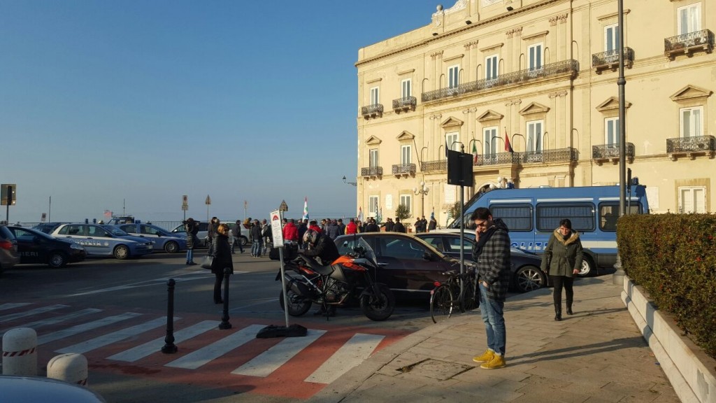 taranto polizia sit in 29 gennaio 2016