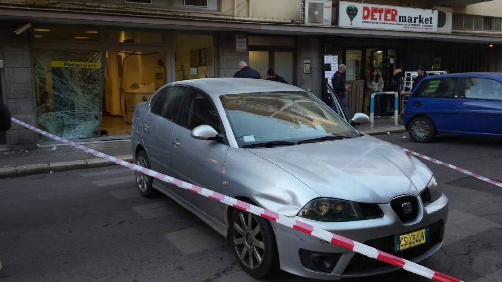 bari macchina ufficio postale