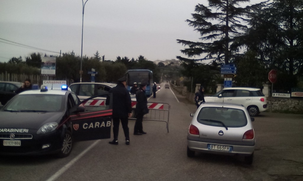 martina franca passaggio a livello statale chiusa