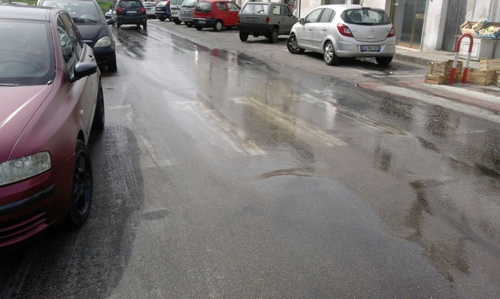 martina franca liquami strada