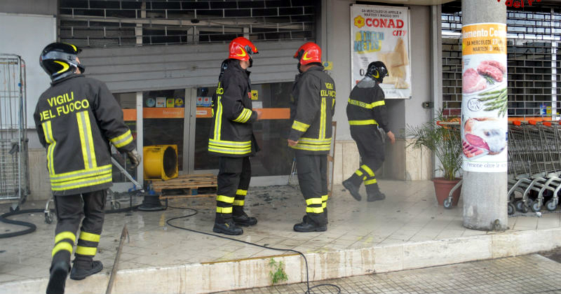 galatina conad incendio