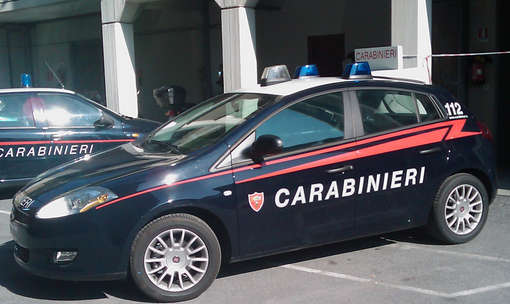 carabinieri auto