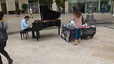 taranto pianista fuori posto