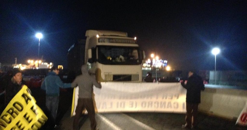 manifestazione contro veleni ilva taranto