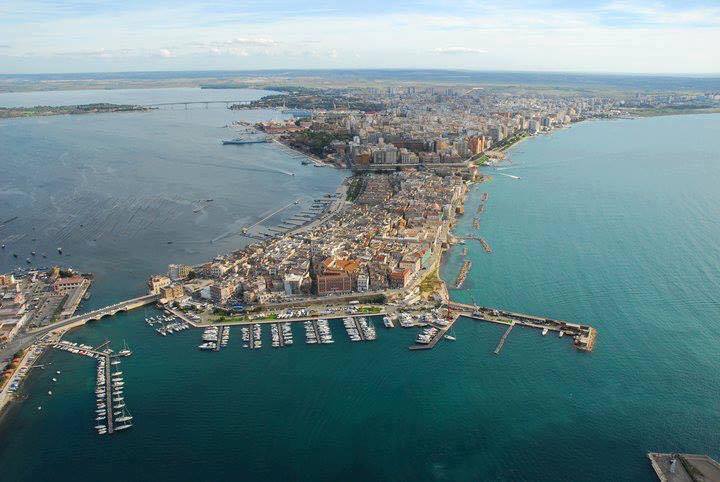 taranto porticciolo molo santeligio