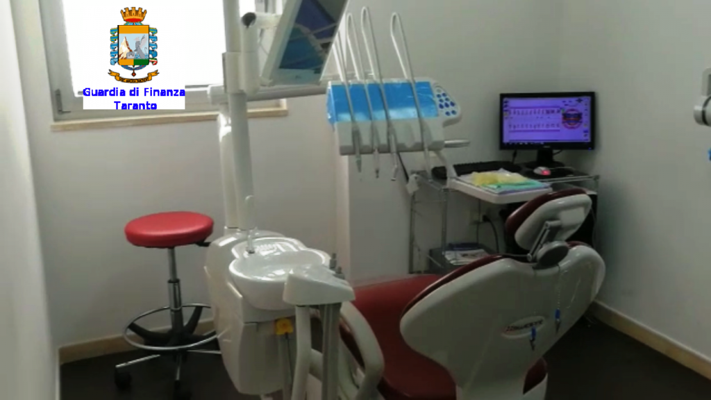 18324 13.03.2018 FALSO DENTISTA.JPG.JPG