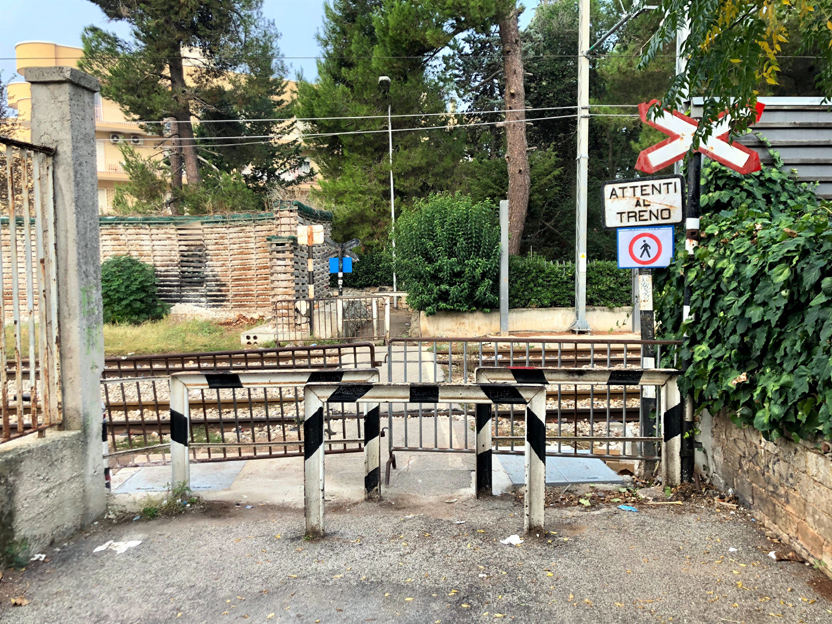 Castellana Grotte soppressione passaggio pedonale ferrovia