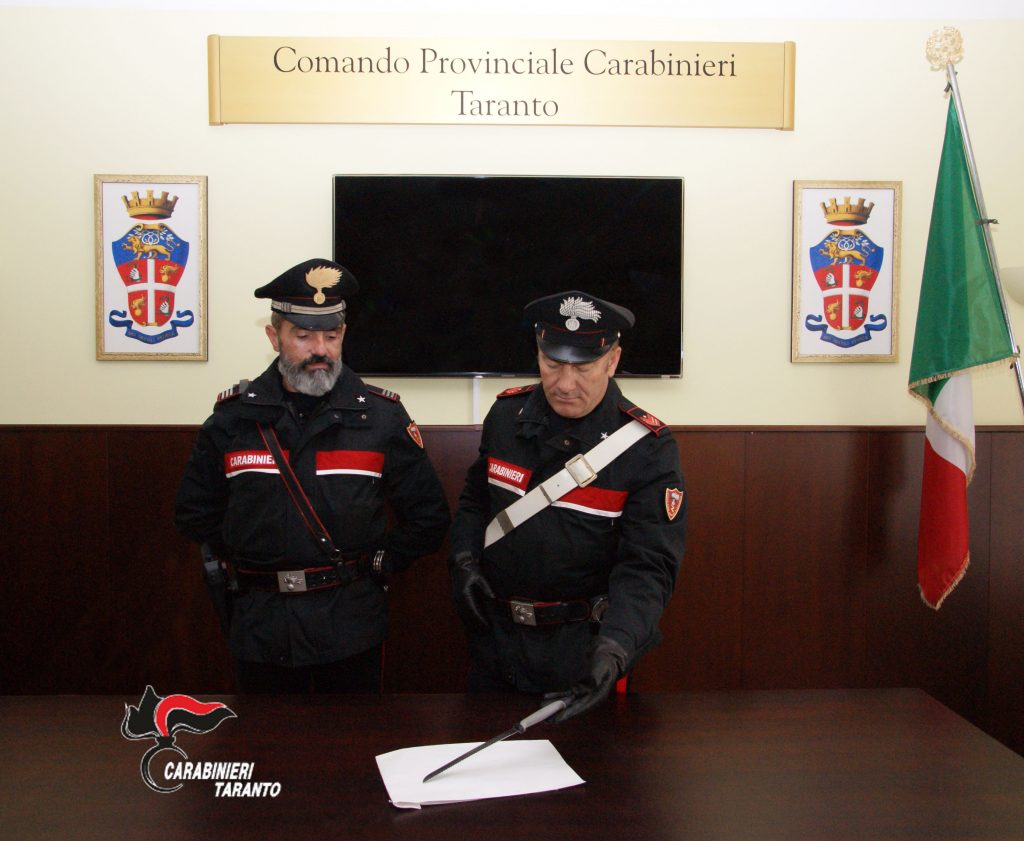 Coltello in sequestro