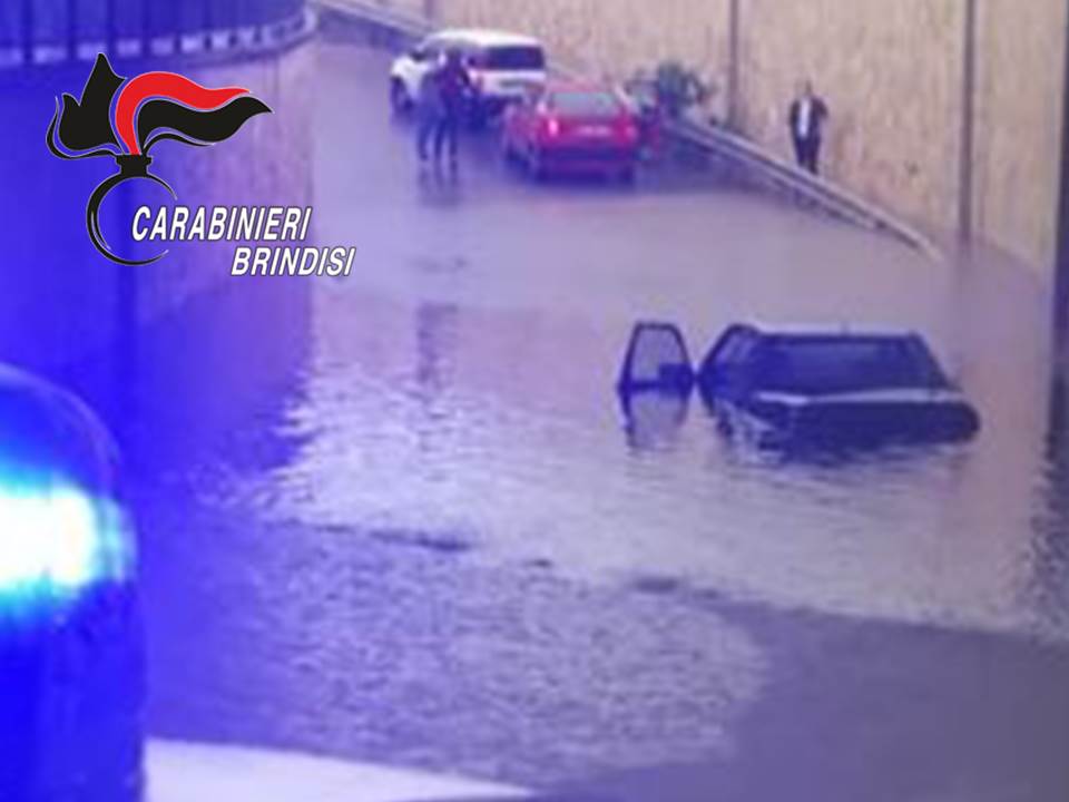 Foto. San Pietro Vernotico. Salvataggio copiia anziniani 02