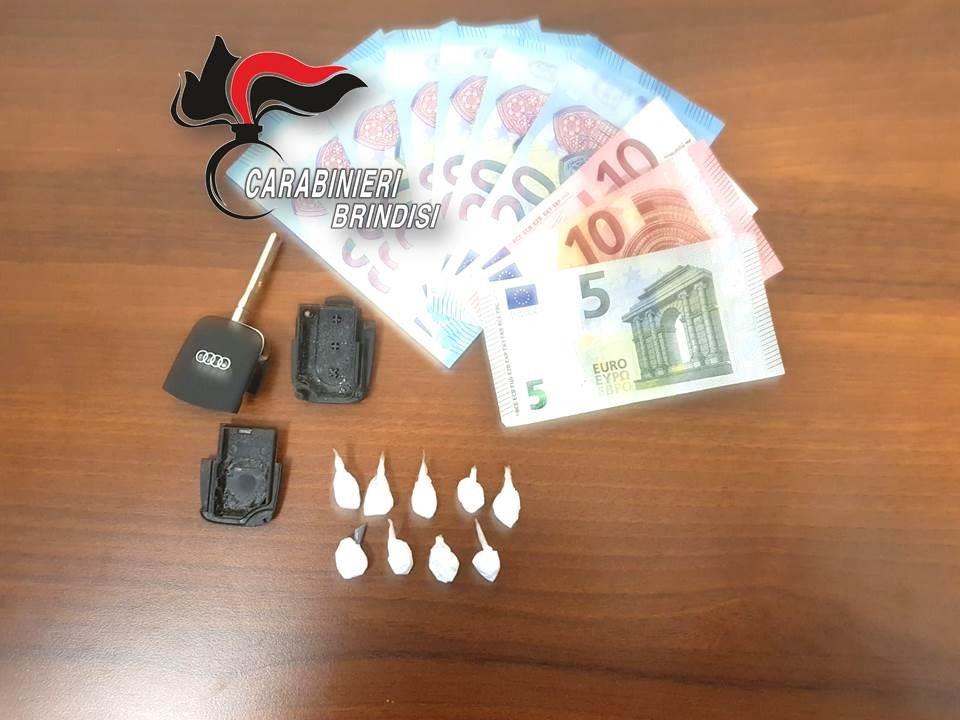 Foto arresto CC San Vito dei Normanni 9 dosi cocaina