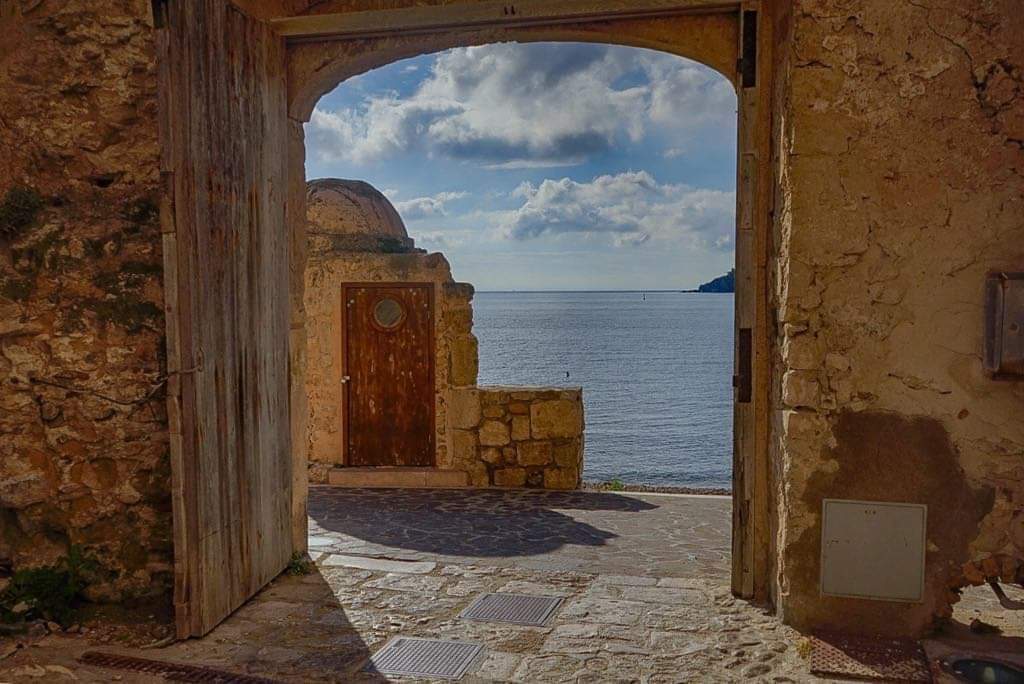 1 portone delle mura di san nicola