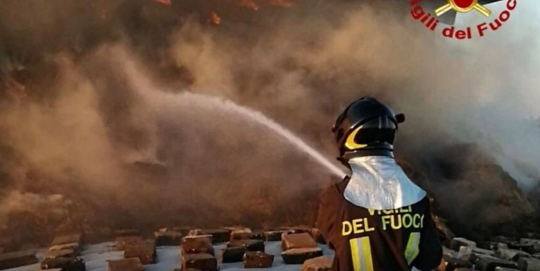 Francavilla Fontana incendio, a fuoco circa mille balle di fieno Noi Notizie.