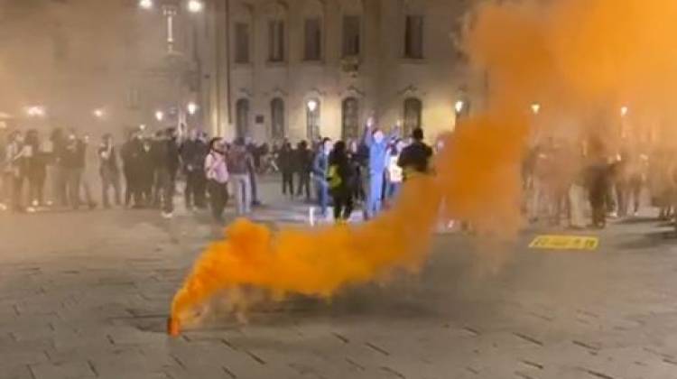 xresize.php qsrc hwww.leccesette.it  archivio  20558 1603737340 Protester.JPG aw 750 ah 420 aq 100.pagespeed.ic .XlOxNrfoEr