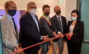 taglio del nastro 2