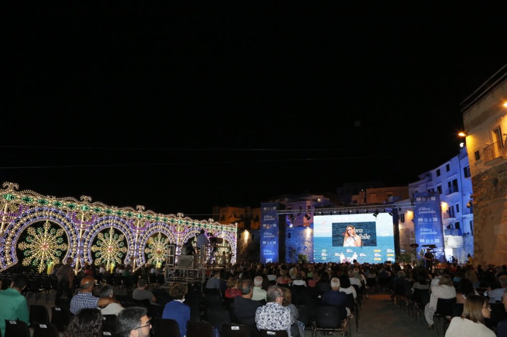 Foto palco Vieste edizione 2021 ph Francesco Notarnicola