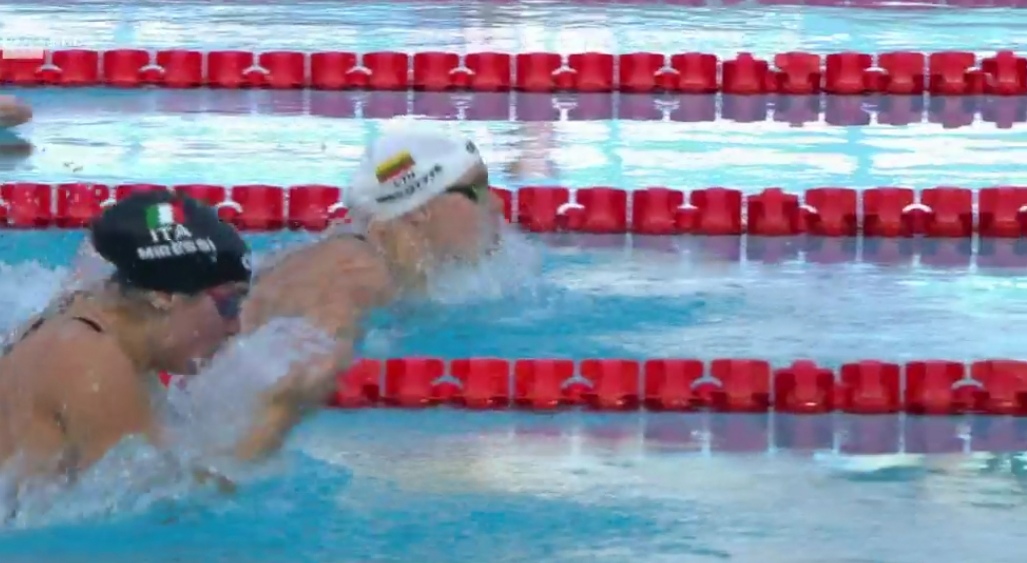 Benedetta Pilato vicecampionessa d’Europa nei 50 rana (con la cuffia di Miressi) Nuoto, rassegna in corso a Roma: per la tarantina altra medaglia continentale dopo il successo nei 100 Benedetta Pilato vicecampionessa d’Europa nei 50 rana (con la cuffia di Miressi) Nuoto, rassegna in corso a Roma: per la tarantina altra medaglia continentale dopo il successo nei 100