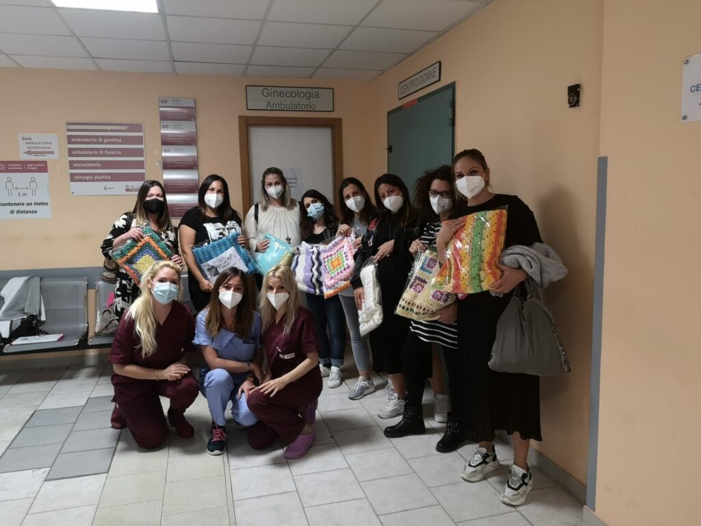 CoS 124 donazione copertine Centro Donna