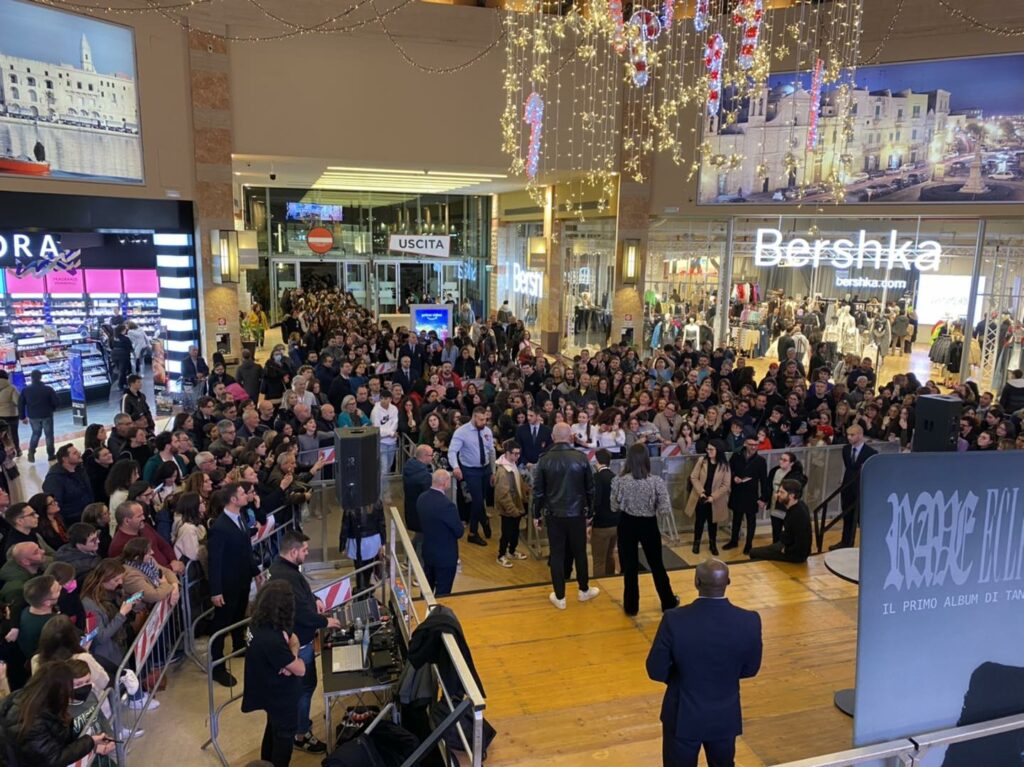 gran shopping Tananai