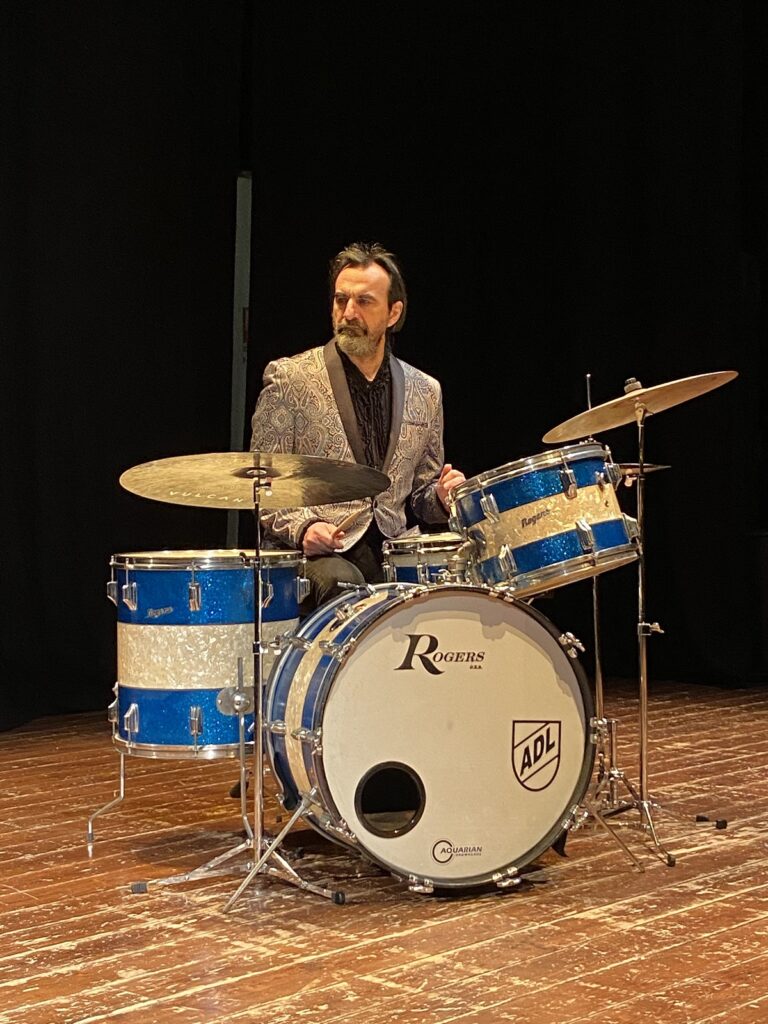 Antonio Di Lorenzo suona la Roger Celebrity Bitone Batteria Vintage