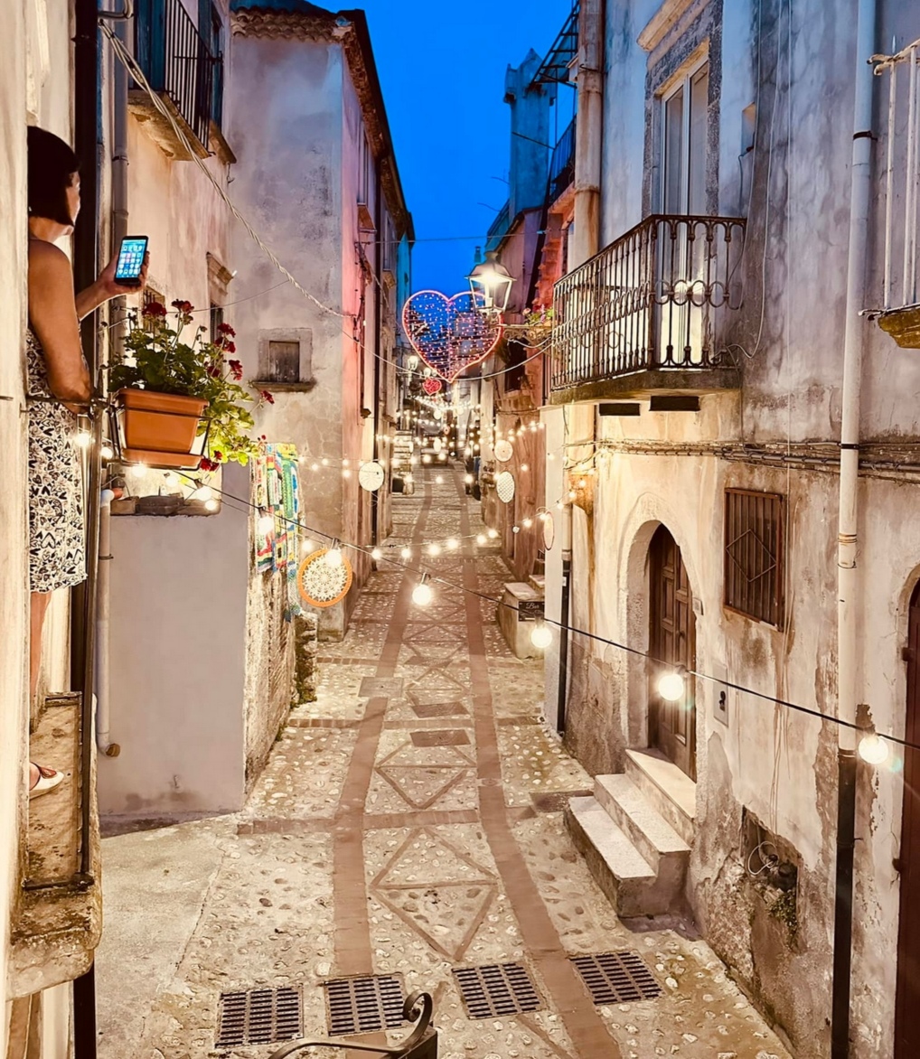 Vico del Gargano si inaugura il percorso degli innamorati Oggi Vico del Gargano si inaugura il percorso degli innamorati Oggi