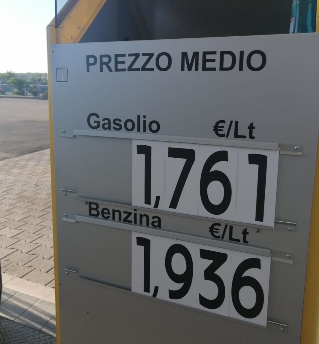 Carburanti: tornano i cartelli con i prezzi medi Sospesa dal Consiglio di Stato la sentenza del Tar Lazio