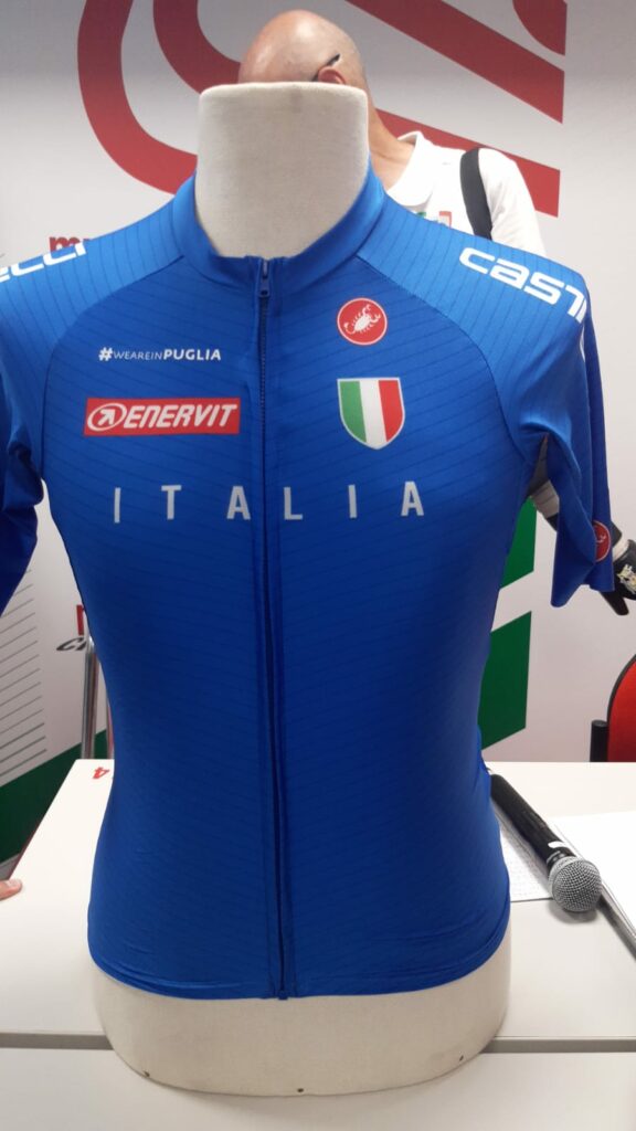Ai mondiali di ciclismo le maglie della nazionale italiana con la scritta WeAreInPuglia Noi Notizie