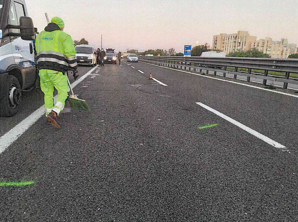 Investito sulla Taranto Martina Franca e morto sul colpo: rinvio a giudizio per l’automobilista Decesso di Angelo La Ragione, 49 anni, il 17 gennaio 2022 Investito sulla Taranto Martina Franca e morto sul colpo: rinvio a giudizio per l’automobilista Decesso di Angelo La Ragione, 49 anni, il 17 gennaio 2022