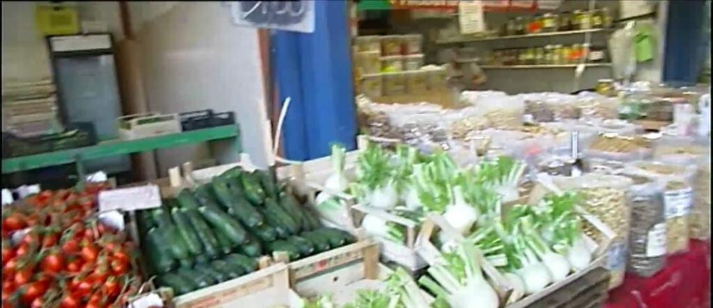 MERCATO SANTA SCOLASTICA FOTO
