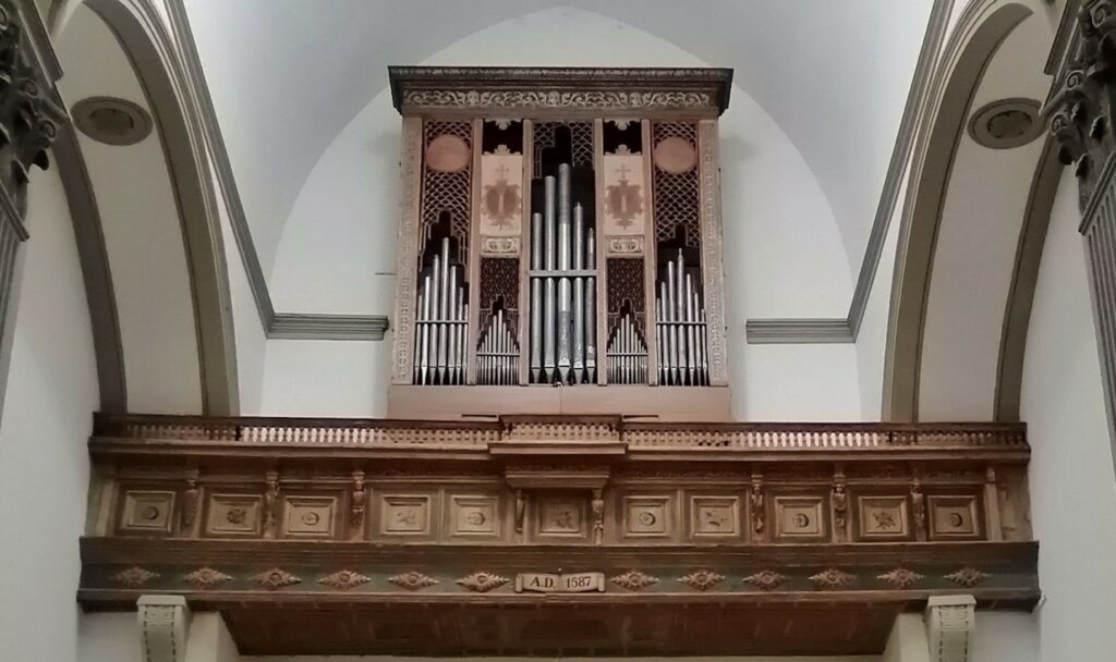 Organo del 1587 della Chiesa Madre di Grottaglie