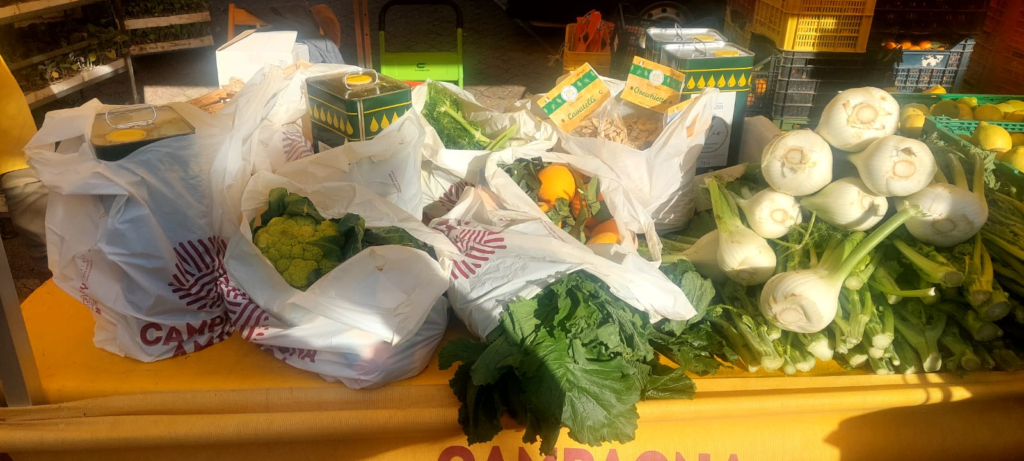 Giornata poveri Spesa sospesa al mercato contadino alla Fiera del Crocifisso a Modugno