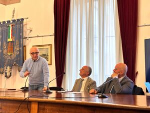 da sin. Domi Ciliberti sindaco di Castellana Grotte, Serafino Ostuni presidente delle Grotte di Castellana e Nicola Ivone vicepresidente