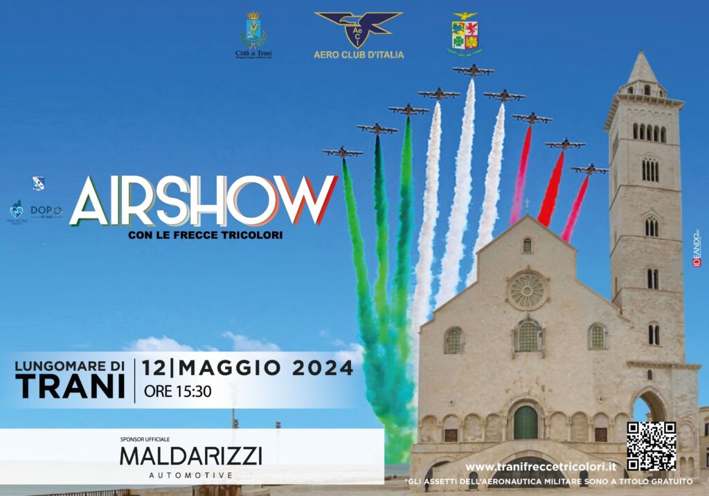 Loc. oriz. Air show Frecce tricolori a Trani, 12 maggio, Lungomare Cristoforo Colombo