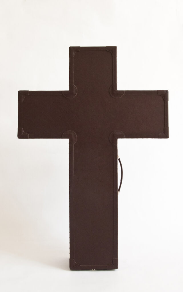 La croce del migrante Giulio Iacchetti