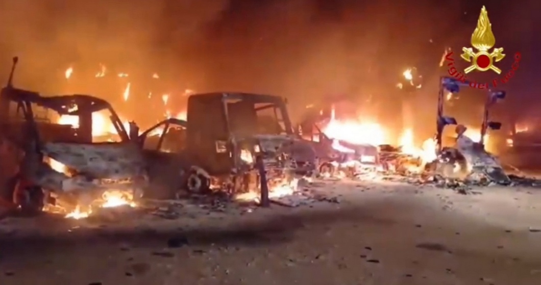 Fasano: incendio nel piazzale di un’azienda ittica, distrutti sette automezzi In serata