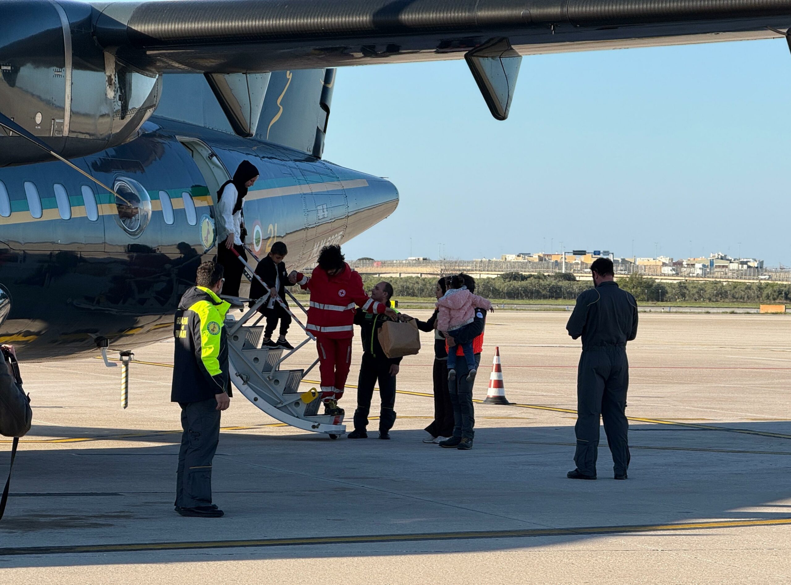 Bimba palestinese da Noinotizie.it Bimba palestinese di cinque anni trasportata da Gaza a Bari per cure ontoematologiche L arrivo con la famiglia