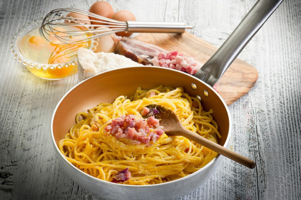 10250840 spaghetti carbonara on casserole