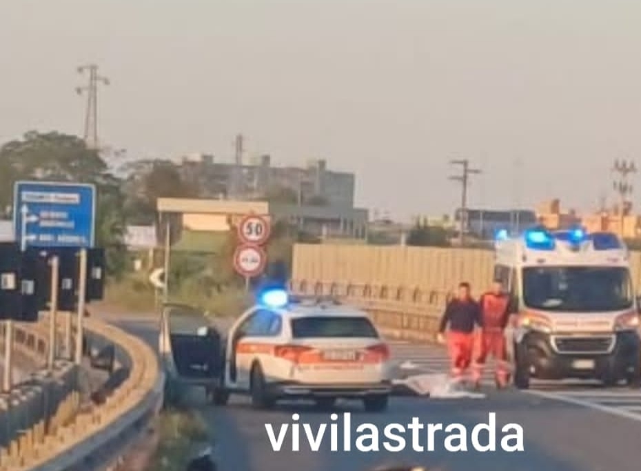 Taranto, incidente: morto motociclista Strada statale Taranto, incidente: morto motociclista Strada statale