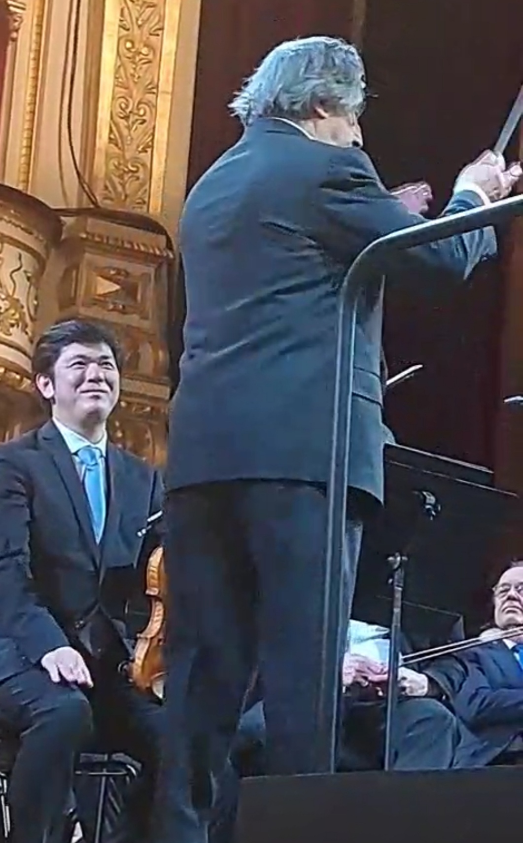 Riccardo Muti da Noinotizie.it riccardo muti e la berliner philarmoniker per la mattina di festa a bari europakonzert al petruzzelli