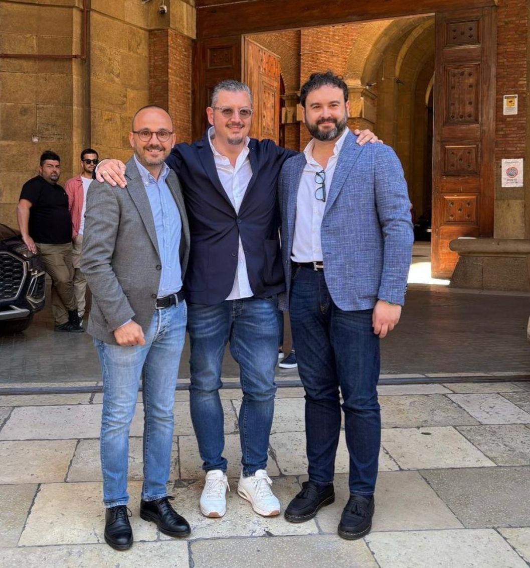 Gianfranco Palmisano presidente della Provincia di Taranto Eletto oggi Gianfranco Palmisano presidente della Provincia di Taranto Eletto oggi